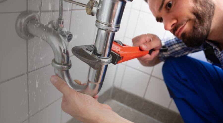 Local annual plumbing maintenance in D Lo, MS